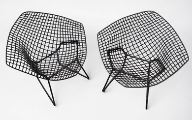 Harry BERTOIA (1915-1978) pour KNOLL Paire de fauteuils modèle "Diamond" dit "Petit diamant" en métal...