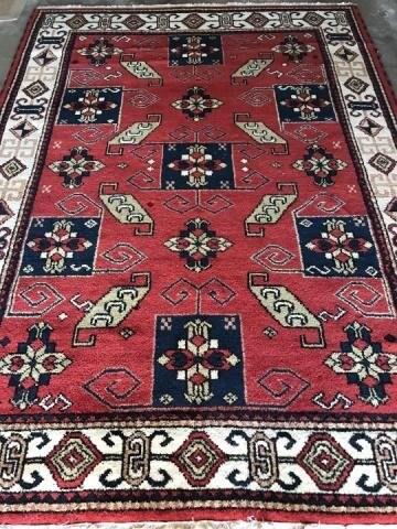 Heriz Oriental / Persian Style Hand Knotted Carpet