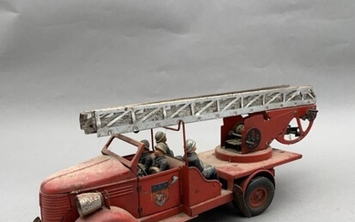 JRD. Lot comprenant: - Camion de pompiers... - Lot 91 - Lynda Trouvé