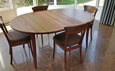 Juul Kristensen - Dining table with 4 matching chairs