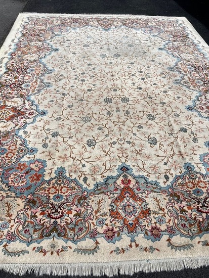Keshan - Carpet - 390 cm - 285 cm