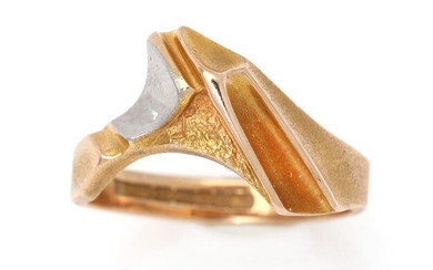 SOLD. Lapponia: A ring of 14k gold and platinum. Weight app. 3.9 g. Size 55. Finland 1994. – Bruun Rasmussen Auctioneers of Fine Art