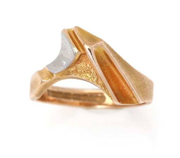 SOLD. Lapponia: A ring of 14k gold and platinum. Weight app. 3.9 g. Size 55. Finland 1994. – Bruun Rasmussen Auctioneers of Fine Art