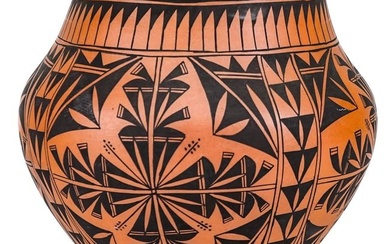 Large Acoma 9.5IN Olla Pot Signed