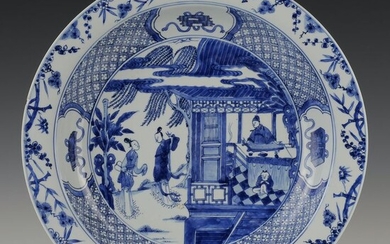 Large deep dish (1) - Blue and white - Porcelain - Romance of western chamber - China - Kangxi (1662-1722)