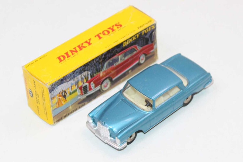 Lot details French Dinky Toys, 533, Mercedes Benz 300...