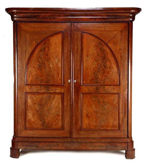 (-), Mahogany veneer 2-door wardrobe with many drawers,...