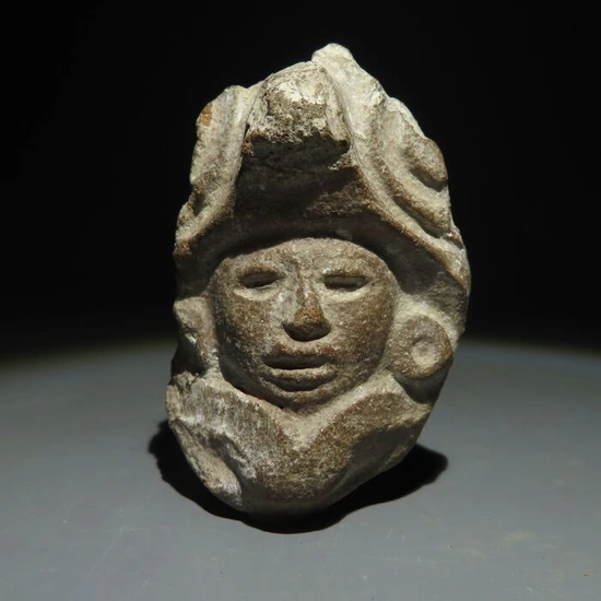 Maya Terracotta Figure head. 6 cm H. 300 - 900 AD. With spanish export license.