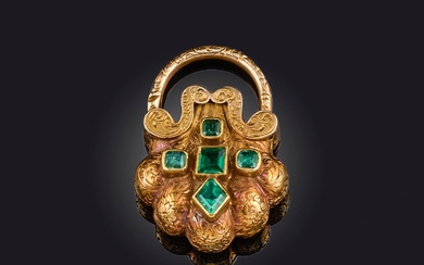 Médaillon en or et émeraudes du début de l'époque victorienne, milieu du 19e siècle, serti...