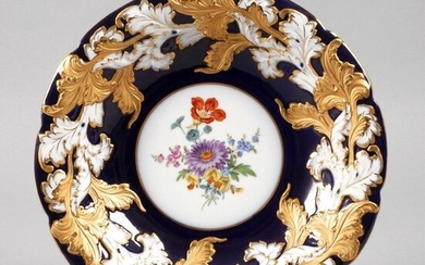 Meissen showpiece bowl with blue background