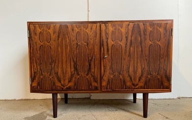 Mid-Century Aage Hundevad rosewood sideboard with tray and cupboard space