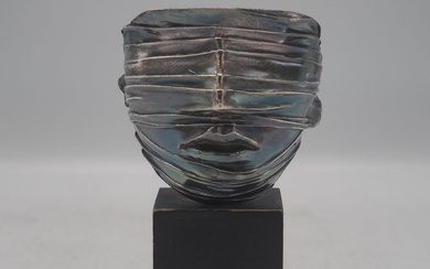 Mitoraj Igor (1944-2014) / Christofle France : Sculpture, "Visage bandé", année 1977, bronze à patine...
