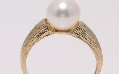 NO RESERVE PRICE - 14 kt. Yellow Gold - 8x9mm Cultured Pearl - Ring