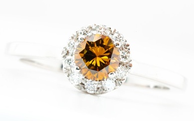 **No Reserve** - 18 kt. White gold - Ring - 0.49 ct Diamond - Natural Fancy Deep Brownish Yellowish Orange SI2 & VS Diamonds