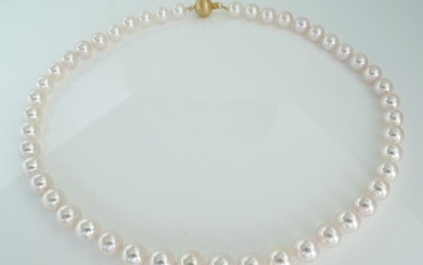 No Reserve Price - Akoya pearls, Rare Huge Premium 8.5 -9 mm - Necklace, 18 kt. Yellow Gold - Diamonds