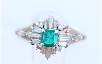 PT900 Platinum - Ring - 0.21 ct Emerald - Diamond