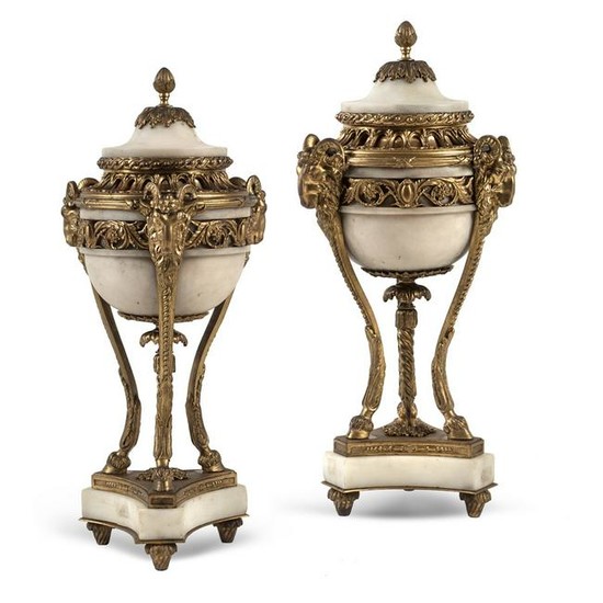 Pair of white marble and gilt bronze cassoletteS 19th