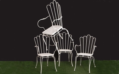 Quattro sedie da giardino in ferro verniciato bianco. Manifattura...
