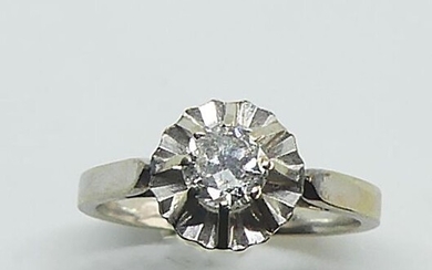RING in white gold set in solitaire with a brilliant-cut diamond. Gross weight 3.8 g. Diamond size 0,50 ct approx.