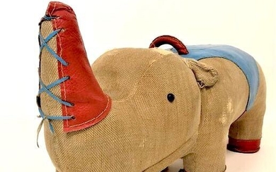 Renate Müller - Therapeutic toys, plucked animal - Nossy Nashorn