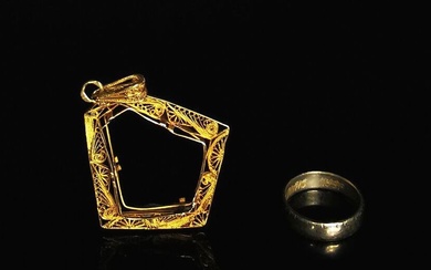 Réunion de bijoux en or comprenant un pendentif... - Lot 291 - Métayer-Mermoz Maison de Ventes aux Enchères Nevers