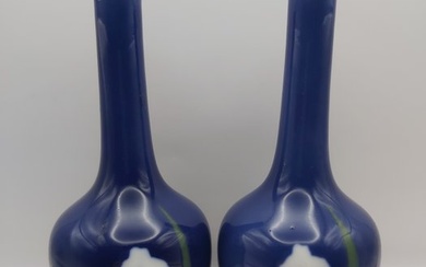 Royal Copenhagen - Vase (2) - Very early pair of vases with lily decoration, 19th century - Porcelain