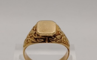 Signet ring Yellow gold