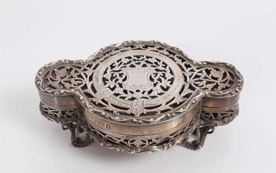 Silver jewellery box by Goldsmiths & Silversmiths Company