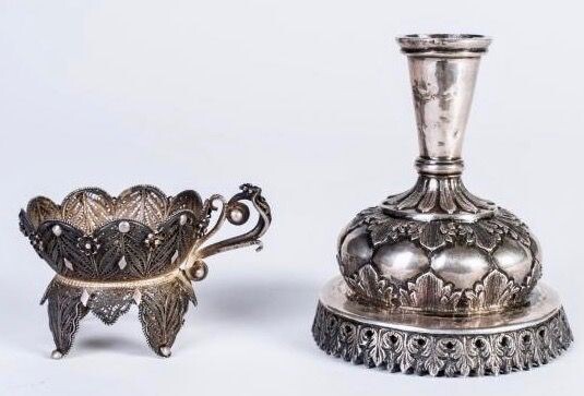 Smoking and tea accessories (2) - Silver - Parte di huqqa e rivestimento per coppa in filigrana d'argento - Turkey - Early 19th century
