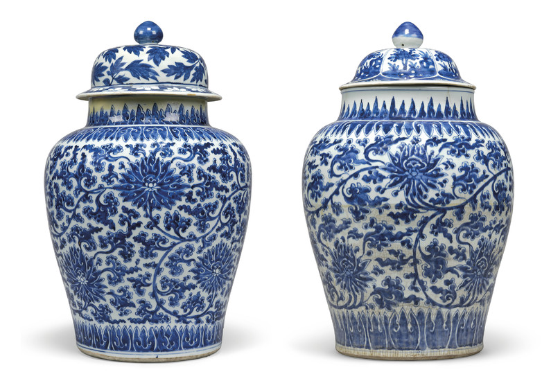 TWO CHINESE BLUE AND WHITE BALUSTER VASES AND TWO COVERS, 18TH-19TH CENTURY