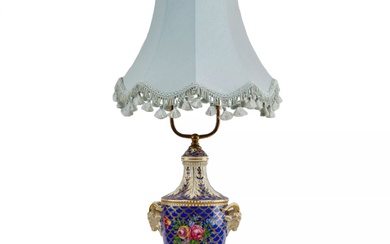 Table lamp with porcelain.