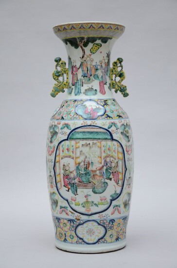 Un vase en porcelaine de Chine famille rose aux anses jaunes (h60cm) (*)