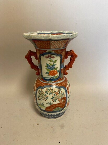 Vase en porcelaine décor imari à décor en... - Lot 191 - A.Blanchy | E.Lacombe - Bordeaux Chartrons - Bordeaux Enchères
