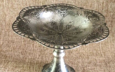 Vase, tabaroze - .840 silver - Iran - First half 20th century