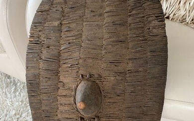 War shield - Plant fibre, Wood - Tutsi - Rwanda - 83 cm