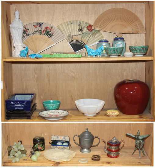 (group) A group of Chinese ceramic decorations