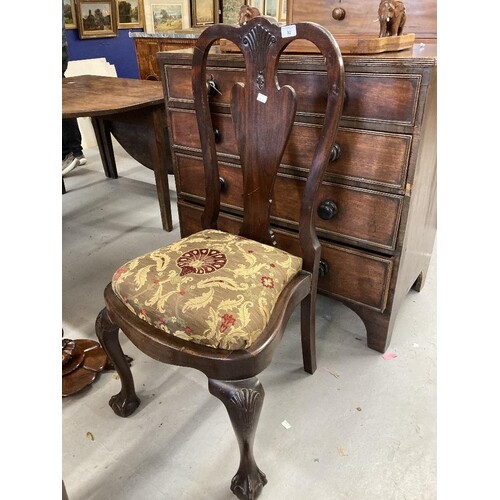 18th cent. Rosewood dining chairs, acanthus splat backs on b...