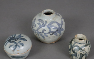 3 small MINIATURE VESSELS - China, Ming Dynasty, glazed ceramic, decoration in underglaze blue.