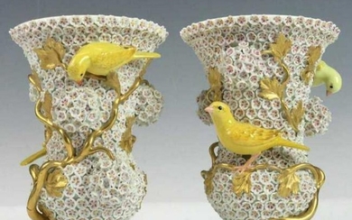 A PAIR OF 19TH C. MEISSEN SNOWBALL VASES