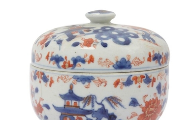 92 Chine, XVIIIème siècle Pot couvert en porcelaine à décor Imari. Fêle. Diamètre
