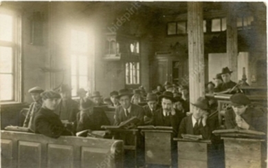 A rare photograph of the yeshiva students led by Rabbi Yehuda Leib Gordin in Samarragon, early 20th century