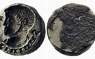 Rare, roman silver engraved seal. Male portrait, in profile to...
