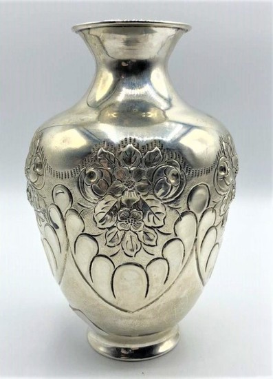 .925 Sterling Silver Vase Embossed Flowers 9.02 Troy Oz