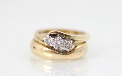 A 9ct yellow gold bespoke diamond ring, the central round cu...