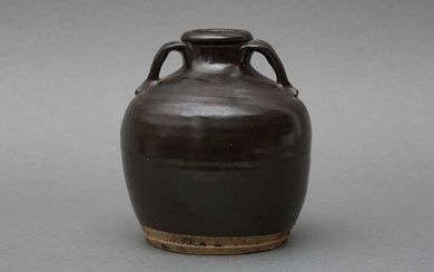 A CHINESE 'OIL SPOT' TWIN-HANDLED JAR 明 黑釉油滴雙耳罐