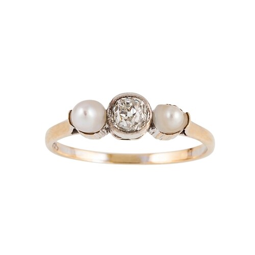 A DIAMOND AND PEARL THREE STONE RING, set with an old cut di...