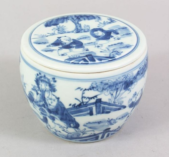 A GOOD 18TH / 19TH CENTURY CHINESE BLUE & WHITE