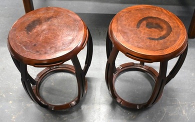A PAIR OF LATE 19TH CENTURY CHINESE HUANGHUALI WOOD TABLES. 48 cm x 32 cm
