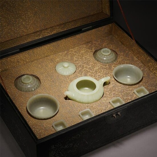 A Set Of Jade Table-Wares With Wooden Box