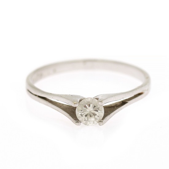 A diamond ring set with a brilliant-cut diamond weighing app. 0.34 ct., mounted in 18k white gold. Size 56.5.